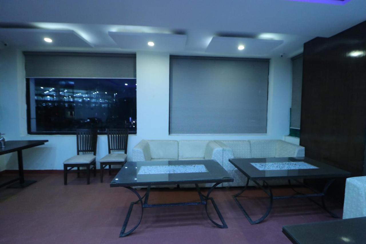 โรงแรมยูเรเซีย โมฮาลี อินเตอร์เนชั่นแนล แอร์พอร์ต Zirakpur ภายนอก รูปภาพ